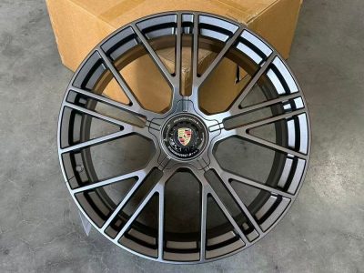RGW Porsche Panamera 21x9.5 5x130 ET68 DIA71.56